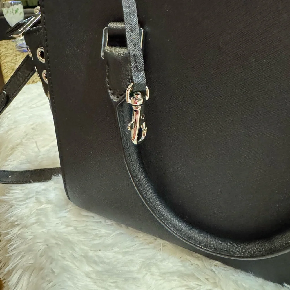 Modern Black MICHAEL Michael Kors Selma Grommet Medium shoulder, crossbody bag - Picture 13 of 16